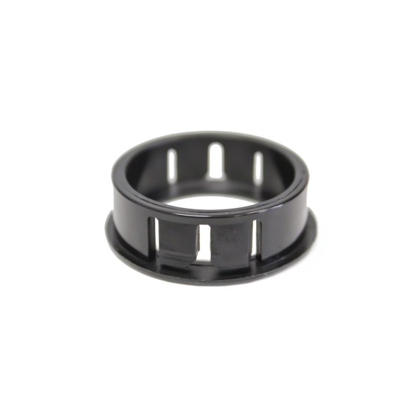 SNAP-IN BUSHING BLACK 1 1/2 ID