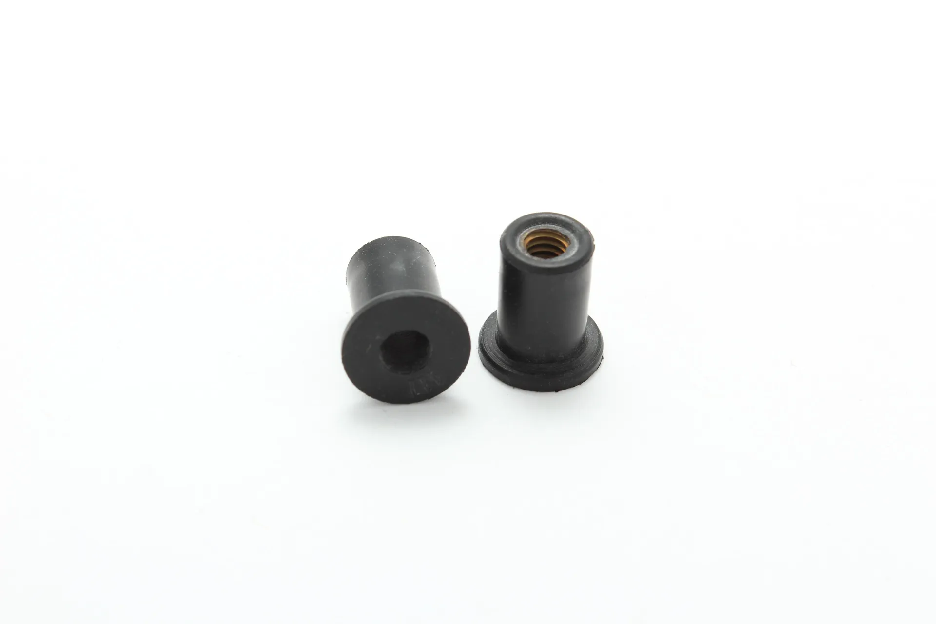 Ecrou, Grommet, 8.32