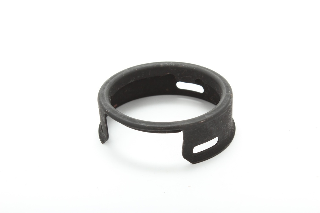 Retainer